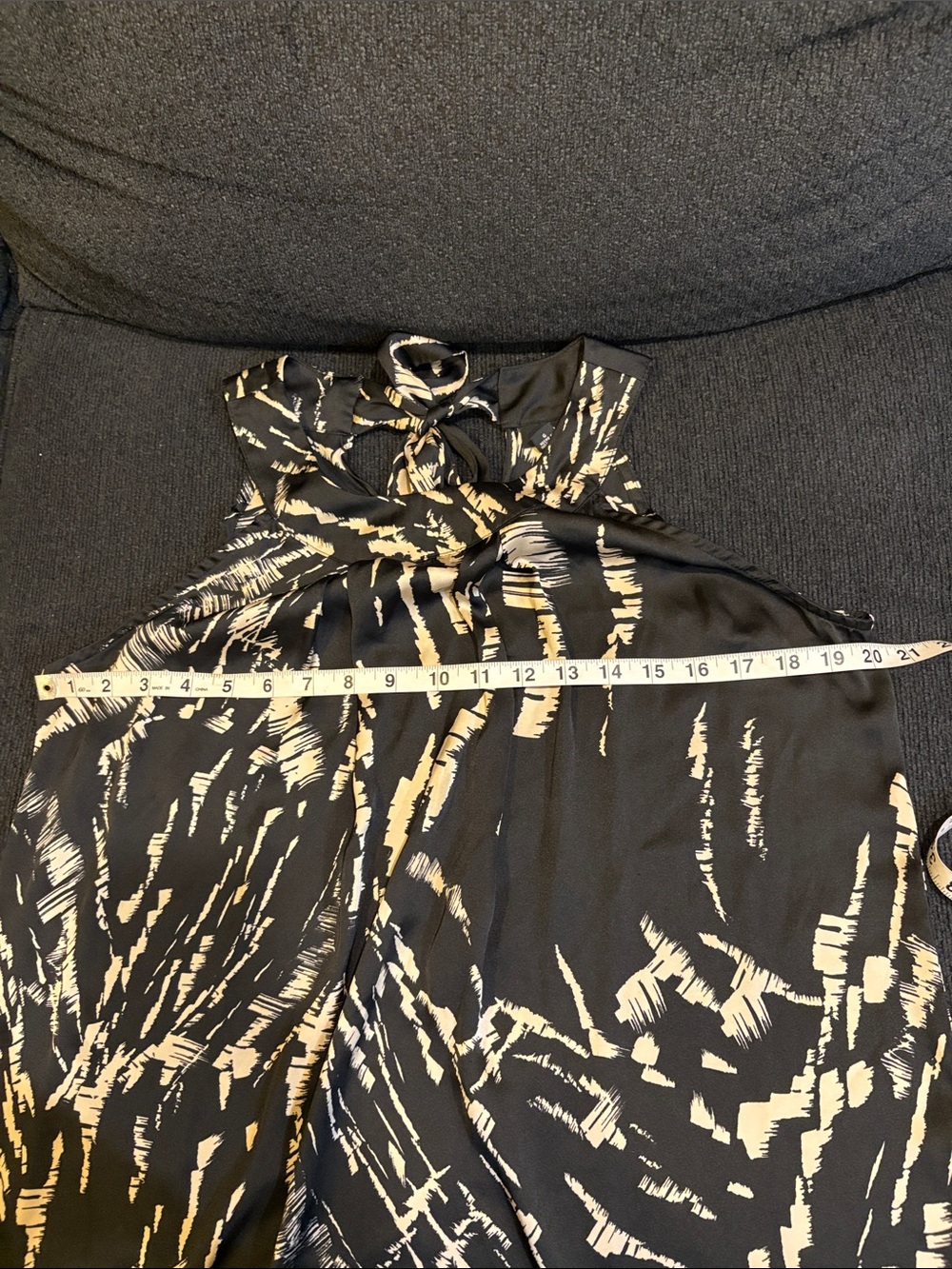 a.n.a Black and Cream Abstract Halter Camisole with Tie Back-Size M - Picture 10 of 12